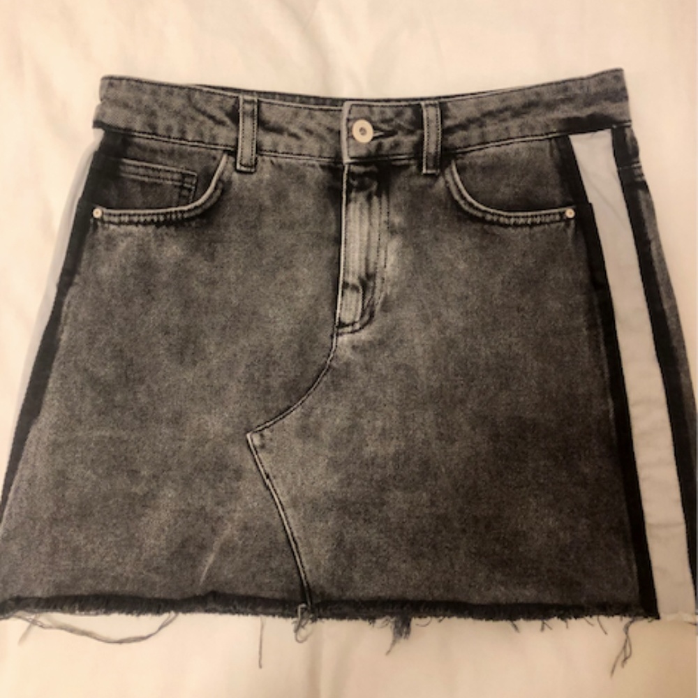 ZARA Denim Gray Mini Skirt w/ White Side Stripes